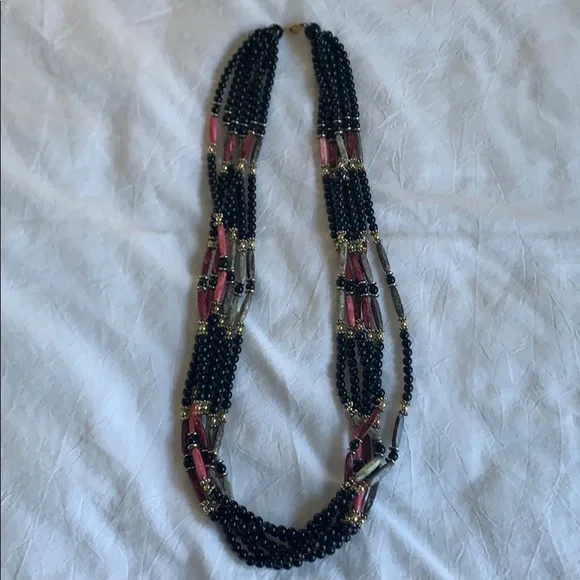 Vintage black beaded necklace - Picture 5 of 9